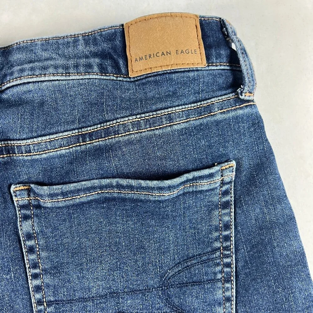 American Eagle Shorts Women's 28* Hi Rise Shortie Blue Cuffed Denim Jorts Tag 4
